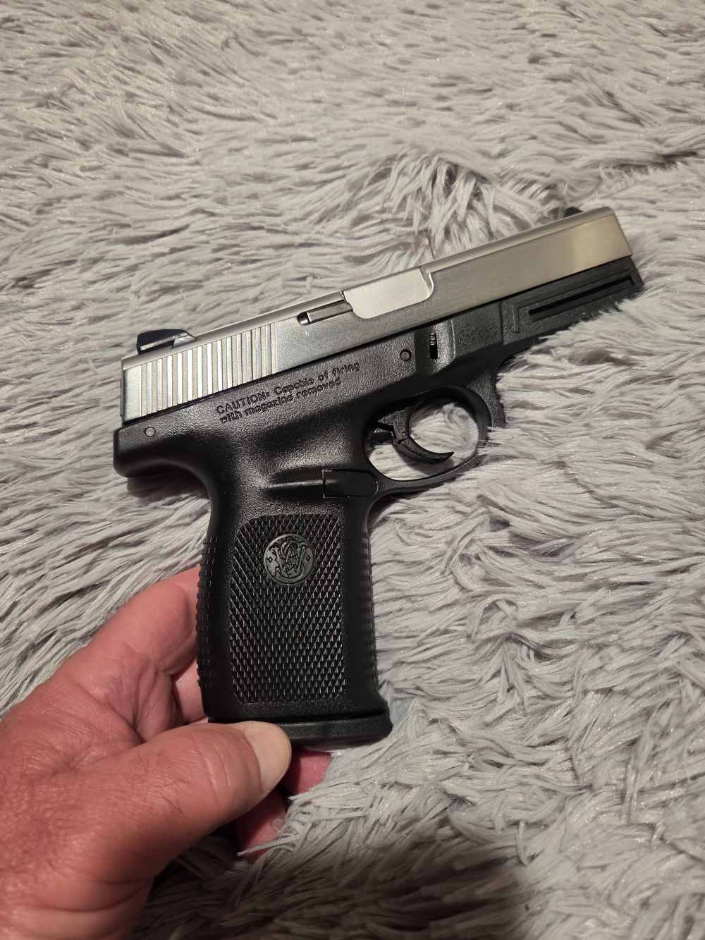 Smith and Wession SW40VE *Very Nice Looking Handgun*-img-7