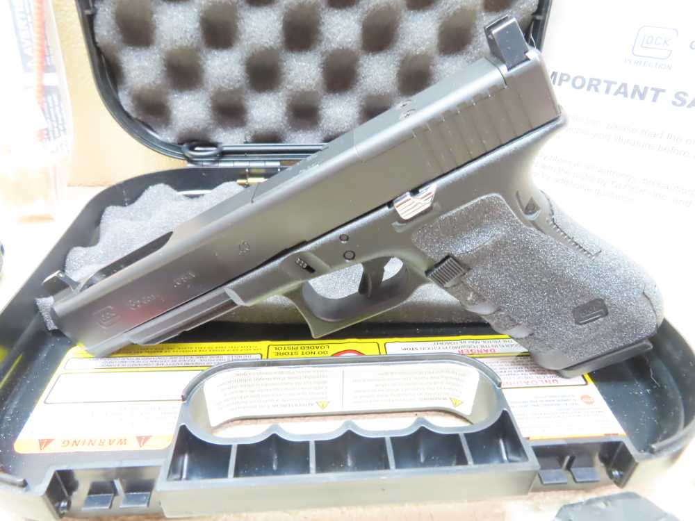 GLOCK G35 .40 S&W  MOS Gen 4 W/Threaded Barrel 3 Mags  MINT NICE ! -img-14