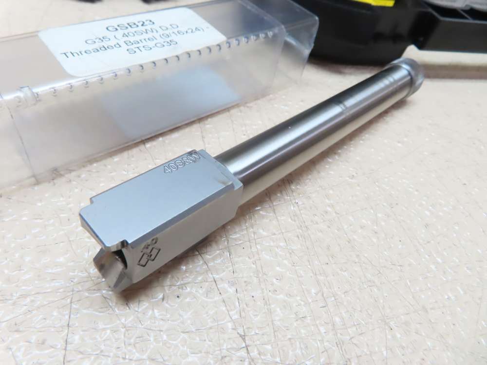 GLOCK G35 .40 S&W  MOS Gen 4 W/Threaded Barrel 3 Mags  MINT NICE ! -img-9