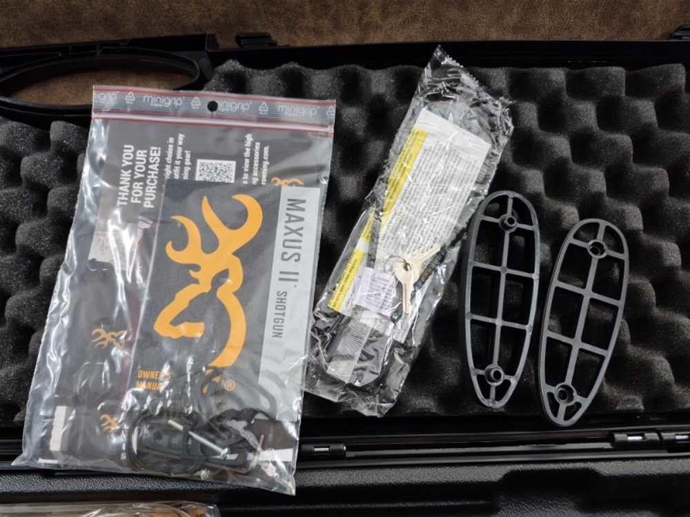 NIB BROWNING MAXUS II ULTIMATE 12GA 26" CASE-img-17