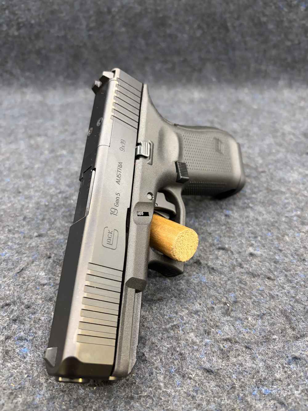 GLOCK 19 GEN5 MOS SEMI AUTO PISTOL 9MM w/BOX & 2 MAGS-img-5