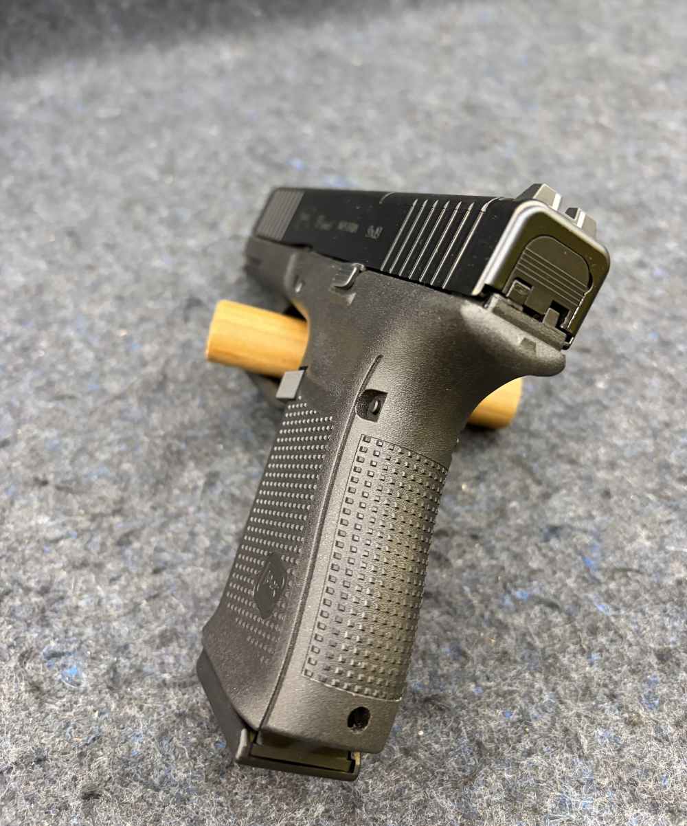 GLOCK 19 GEN5 MOS SEMI AUTO PISTOL 9MM w/BOX & 2 MAGS-img-6