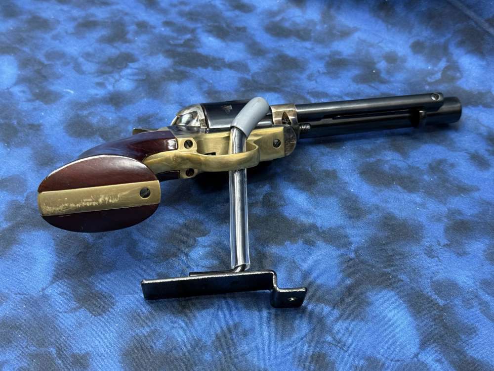 Uberti 1873 .22 LR w/ Box-img-10