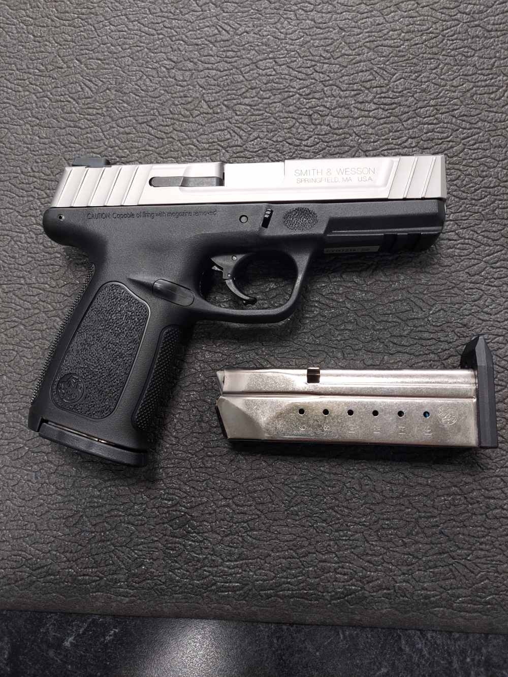 Smith & Wesson SD9 VE 9mm New and unfired-img-2