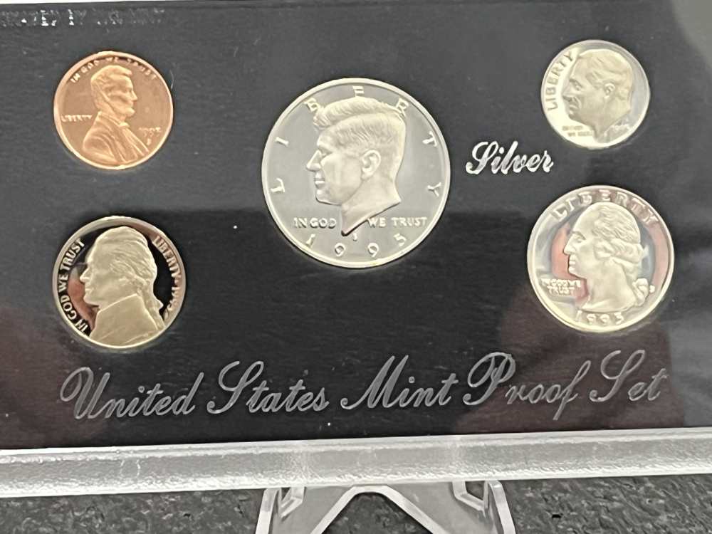 Beautiful 1995 United States Mint Silver Proof Set BU!-img-0
