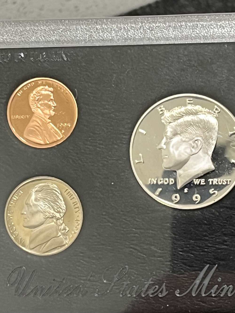 Beautiful 1995 United States Mint Silver Proof Set BU!-img-2