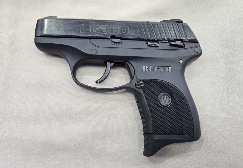 Ruger LC380CA 380 ACP 3.19" Pistol Box Owners Manual Excellent Condition-img-0