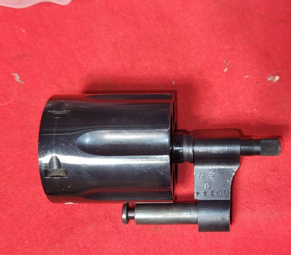 Smith & Wesson model 10 cylinder w crane and ejector 2" barrel -img-2