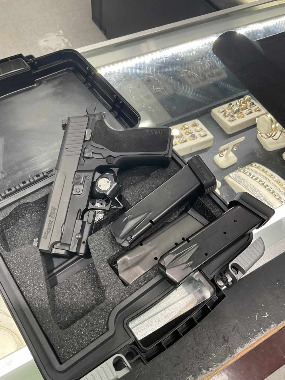 Sig P229 excellent condition -img-1
