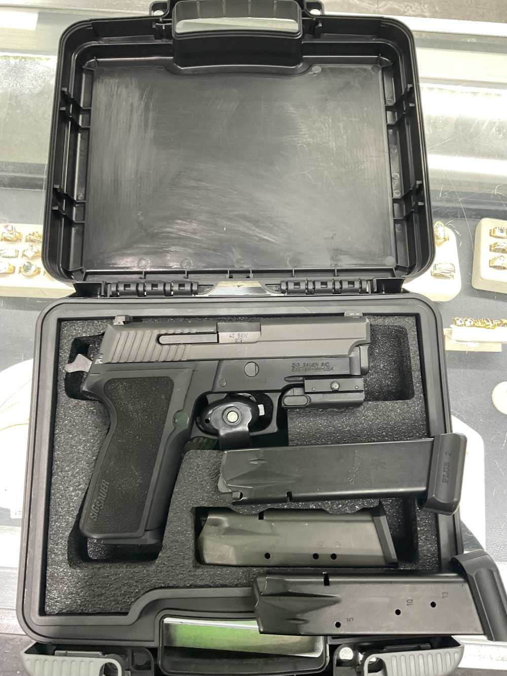 Sig P229 excellent condition -img-0