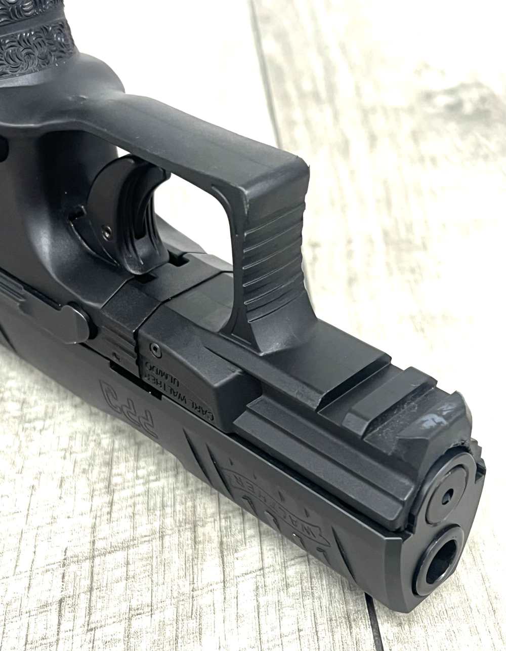 Walther PPQ Sub Compact 9mm Semi-Automatic !Great Condition!-img-13