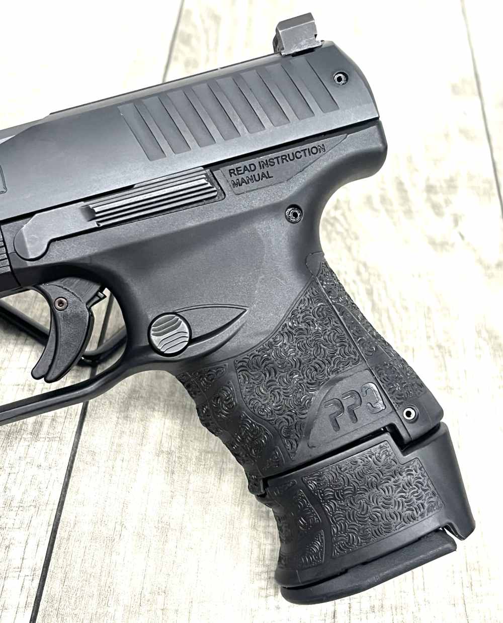 Walther PPQ Sub Compact 9mm Semi-Automatic !Great Condition!-img-10