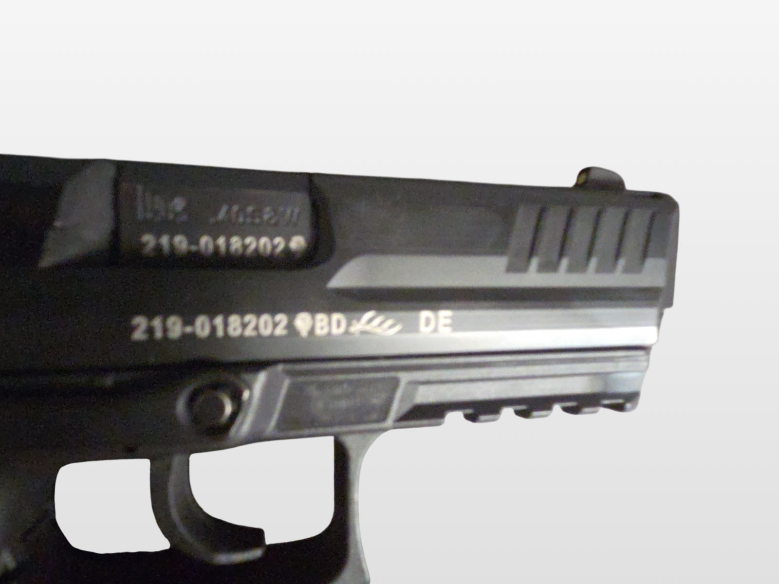 Heckler & Koch P30 40 Smith & Wesson P30S V3-img-2