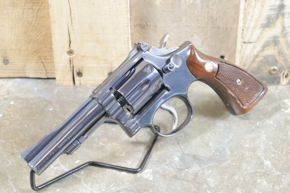 Beautiful Smith & Wesson Model 18-3 .22LR Penny Bid NO RESERVE-img-3