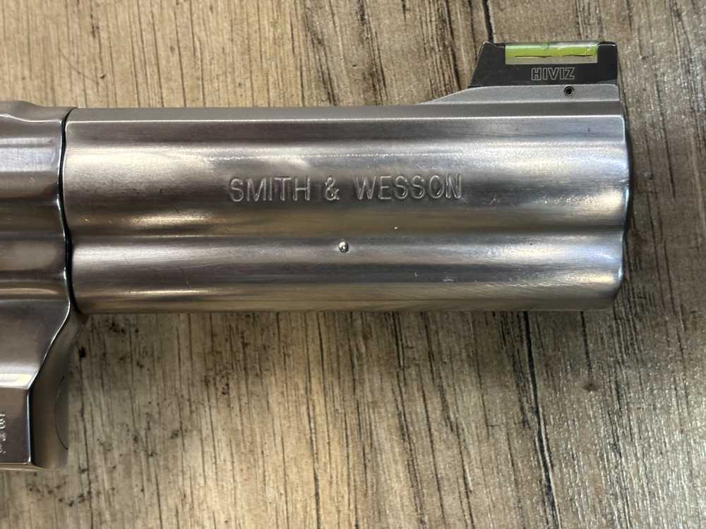 LNIB SMITH AND WESSON 617-4  STAINLESS  10 SHOT  22 LR. REVOLVER -img-8