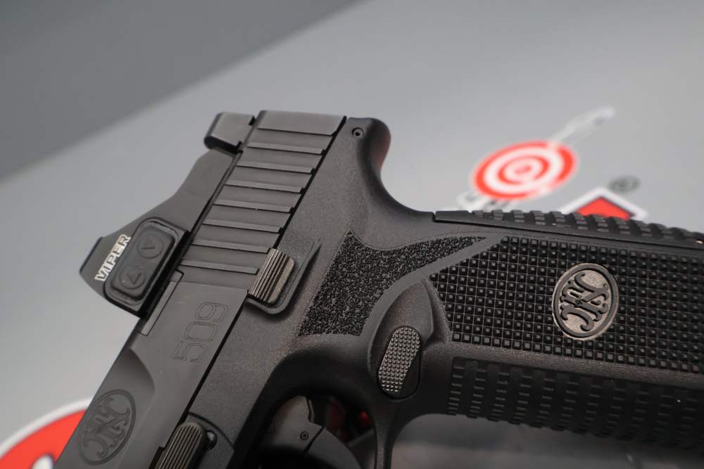 FNH 509 Tactical OR 4.5" 9mm w/Soft Case & Optic -img-4