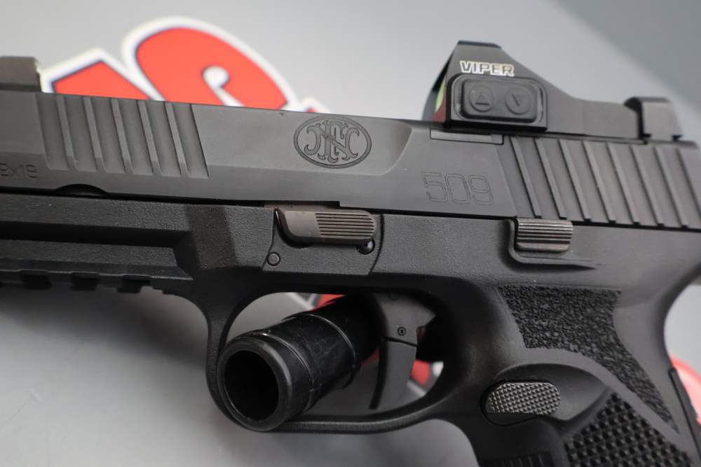 FNH 509 Tactical OR 4.5" 9mm w/Soft Case & Optic -img-6