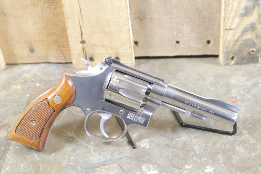 Beautiful Smith & Wesson Model 67-2 .38Special Penny Bid NO RESERVE-img-1