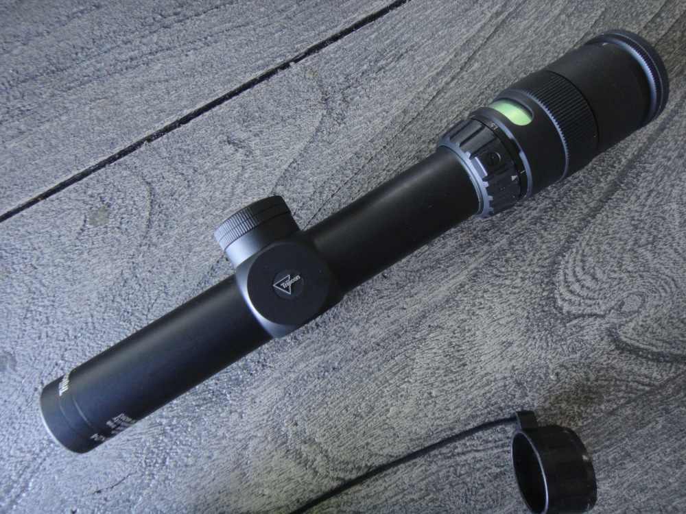 Trijicon AccuPoint Rifle Scope 1-4X24mm 30mm Green Triangle Matte Black-img-5
