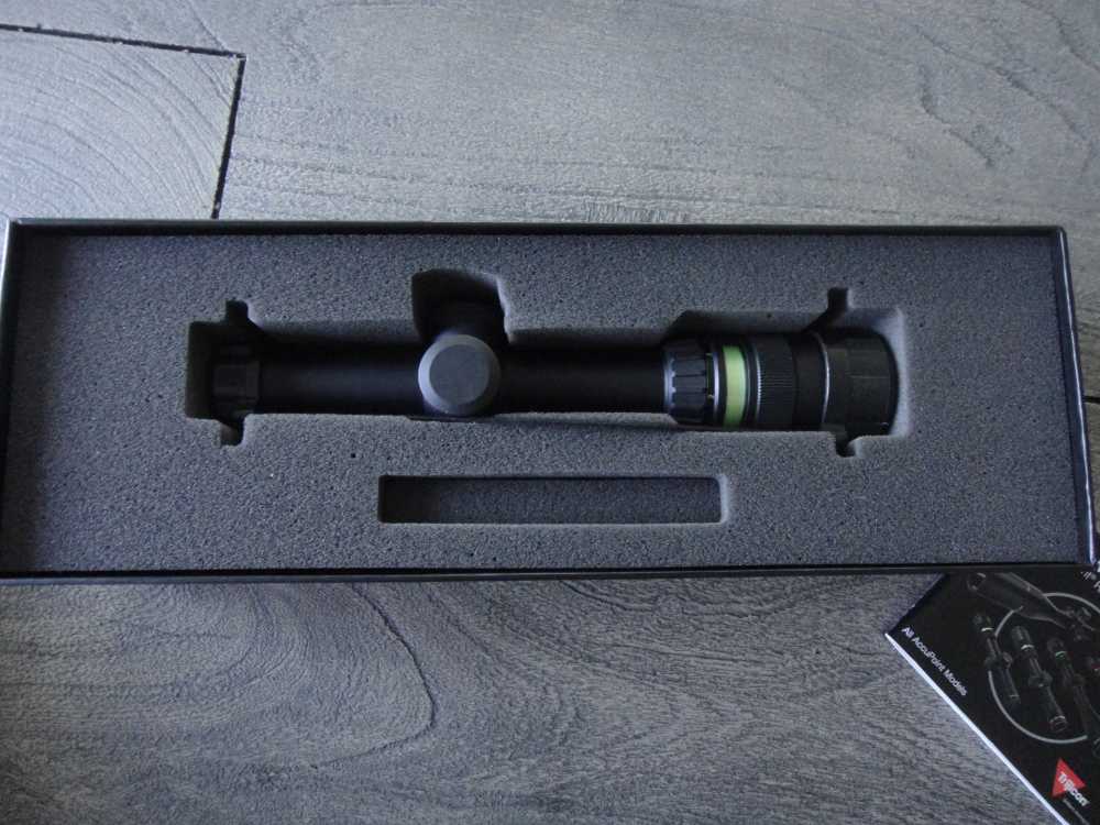 Trijicon AccuPoint Rifle Scope 1-4X24mm 30mm Green Triangle Matte Black-img-36