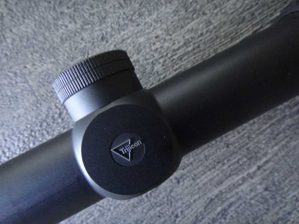 Trijicon AccuPoint Rifle Scope 1-4X24mm 30mm Green Triangle Matte Black-img-19