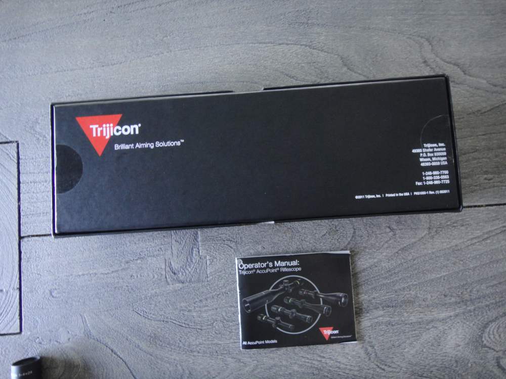 Trijicon AccuPoint Rifle Scope 1-4X24mm 30mm Green Triangle Matte Black-img-34