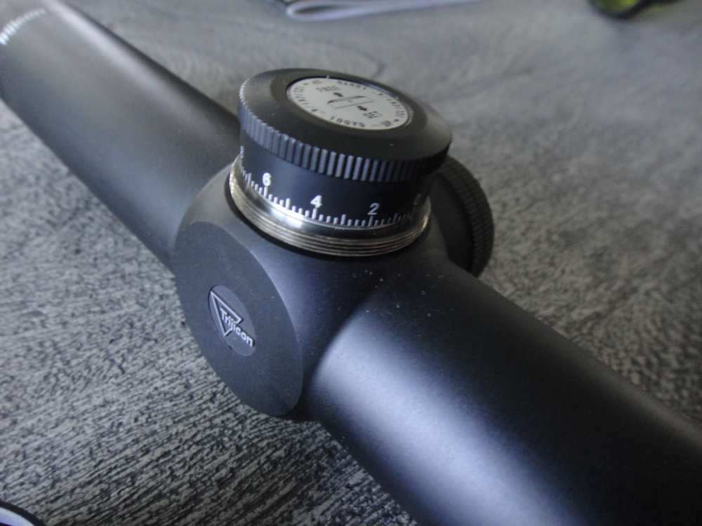 Trijicon AccuPoint Rifle Scope 1-4X24mm 30mm Green Triangle Matte Black-img-25