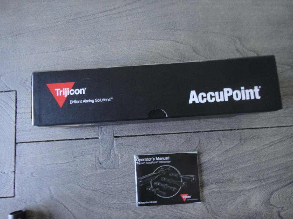 Trijicon AccuPoint Rifle Scope 1-4X24mm 30mm Green Triangle Matte Black-img-33