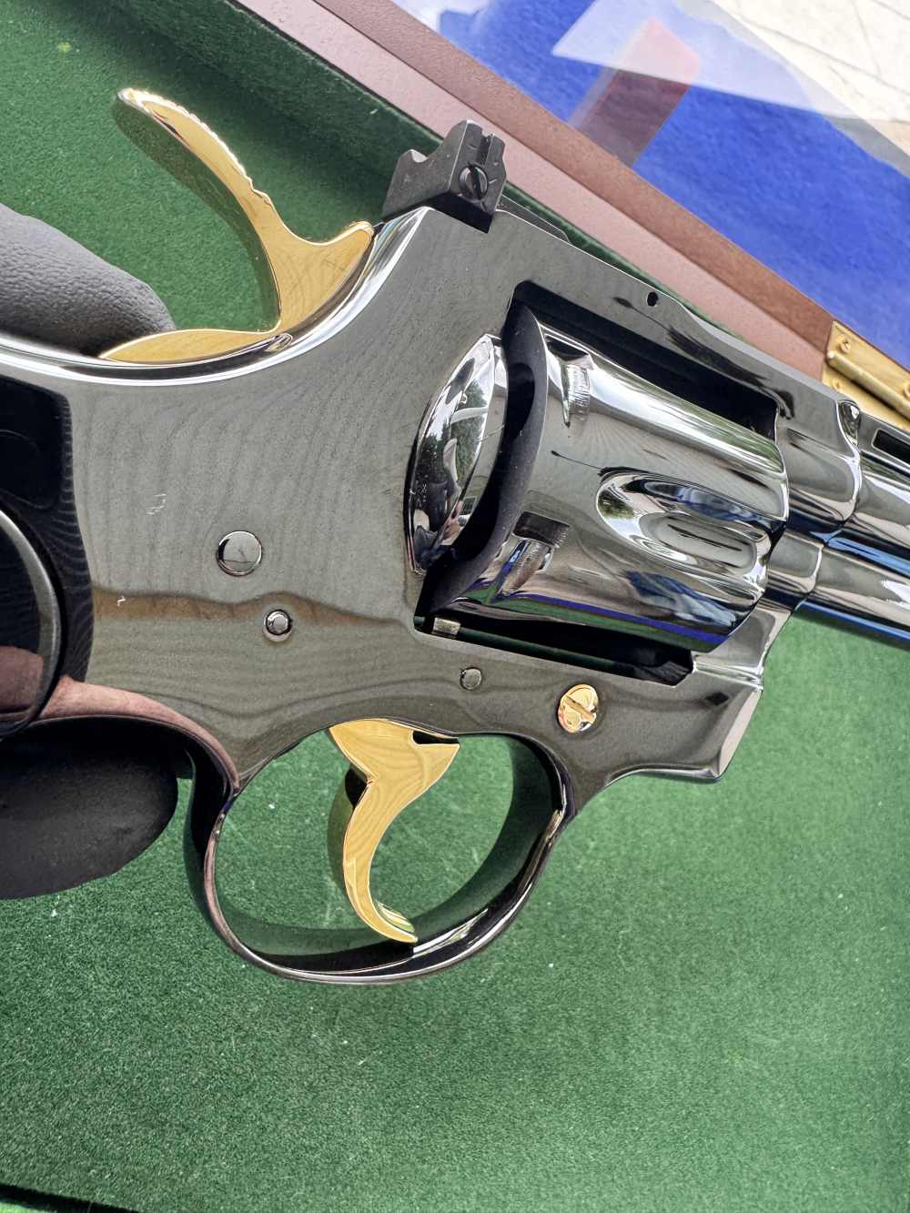 Mint 1968 Colt Python .357 Mag 4" VR Brite Blue Gold Accents C&R-img-17