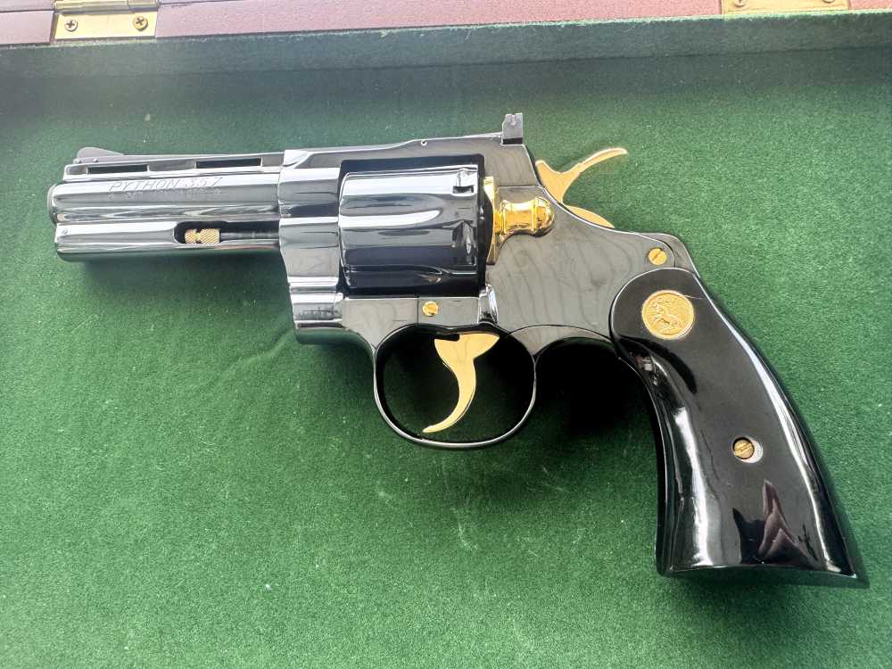 Mint 1968 Colt Python .357 Mag 4" VR Brite Blue Gold Accents C&R-img-35
