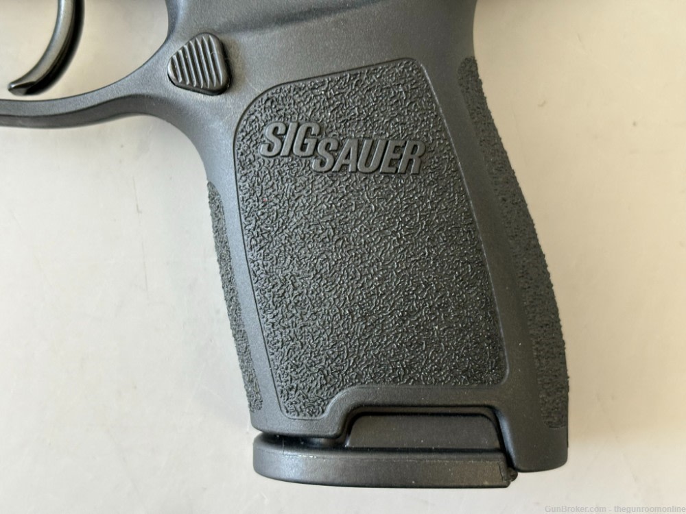 Sig Sauer P320 Compact 9mm 3.9-Inch 15+1 Extra Mag NEVER FIRED-img-4