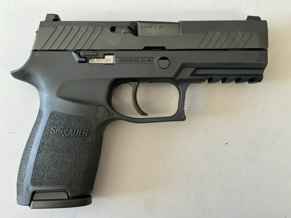 Sig Sauer P320 Compact 9mm 3.9-Inch 15+1 Extra Mag NEVER FIRED-img-5