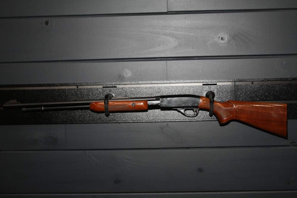 1970 Remington Model 572 Fieldmaster .22 S/L/LR Pump – BT Code – Classic-img-2