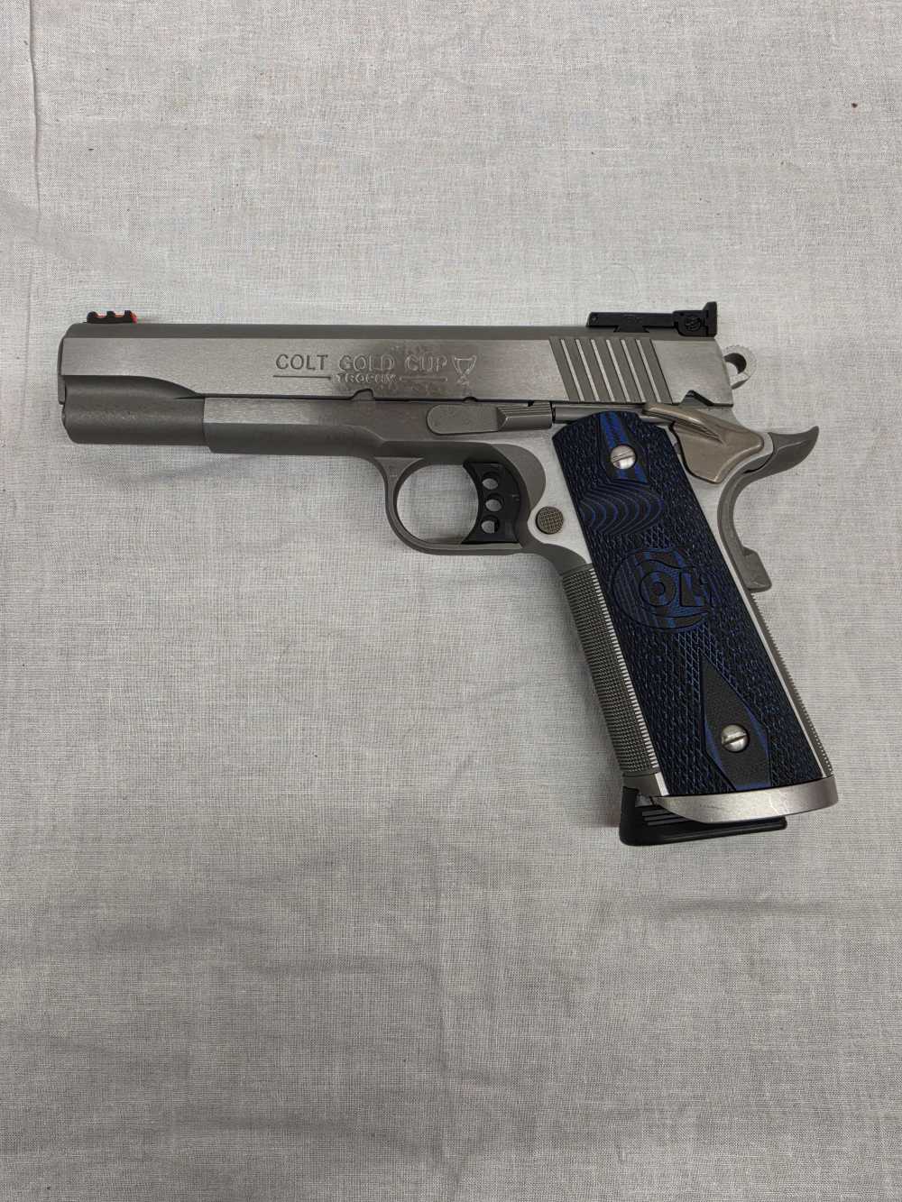 COLT GOLD CUP TROPHY GOVERNMENT MODEL 45 ACP w/BOX-img-1