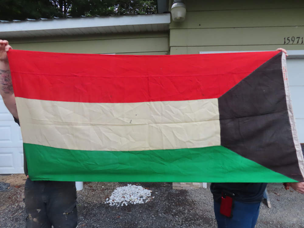 VINTAGE FLAG OF KUWAIT DATED 1978 ON THE HOIST END WITH OTHER WRITTING-img-5