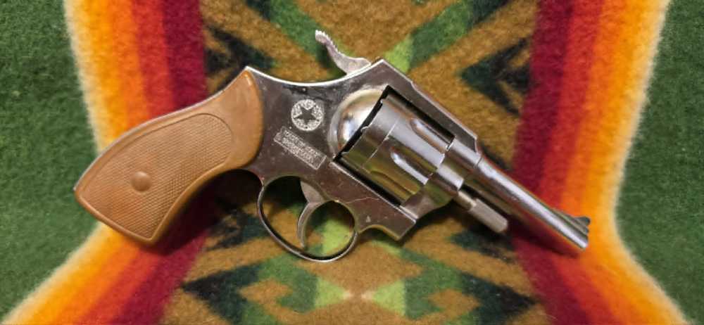 Brevatta model 199 22 cal BLANK revolver ITALY-img-1