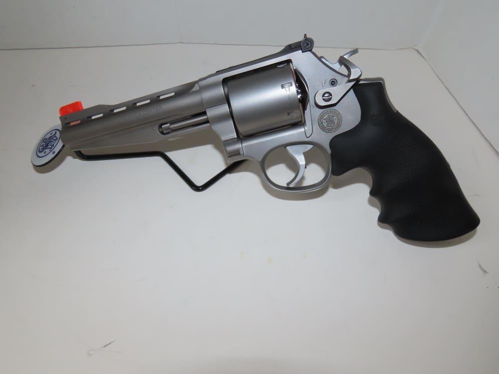 Smith and Wesson 686 PC with 5 inch Vented Rib-img-1