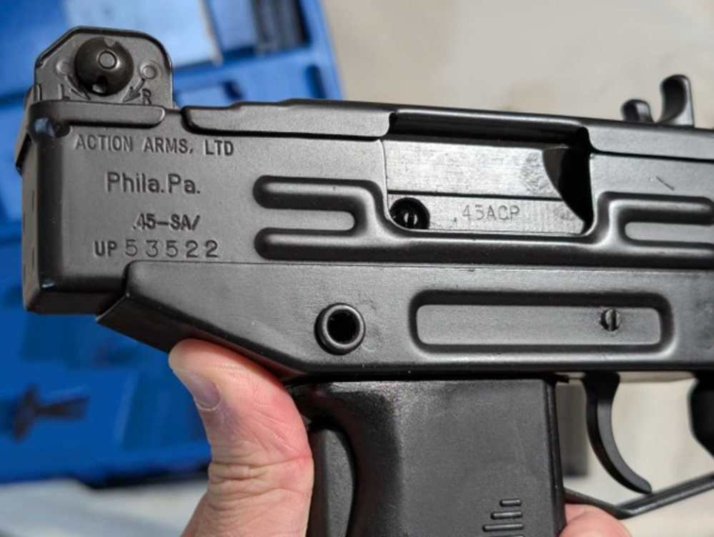 UZI .45 ACP Pistol With 9 MM Conversion-img-4