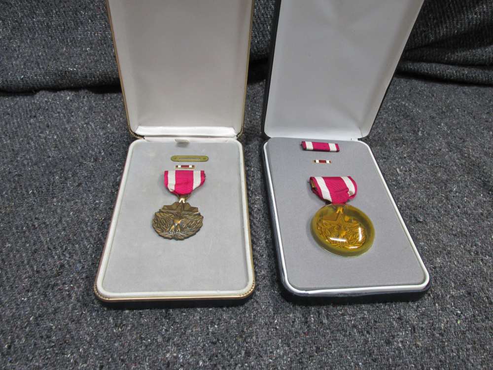 2-U.S. MERITORIOUS SERVICE MEDALS/RIBBONS/LAPEL PINS IN CASES-NICE LOOKING-img-0