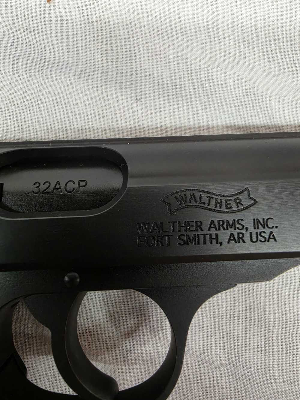 WALTHER PP BLACK 32 ACP w/CASE-img-4
