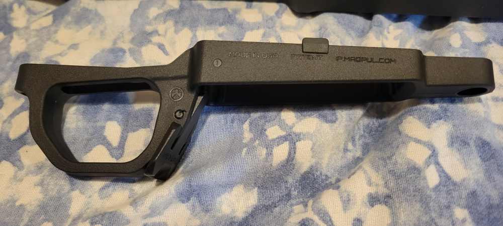Black Ruger American Magpul Hunter stock short action MAG931-BLK-img-2