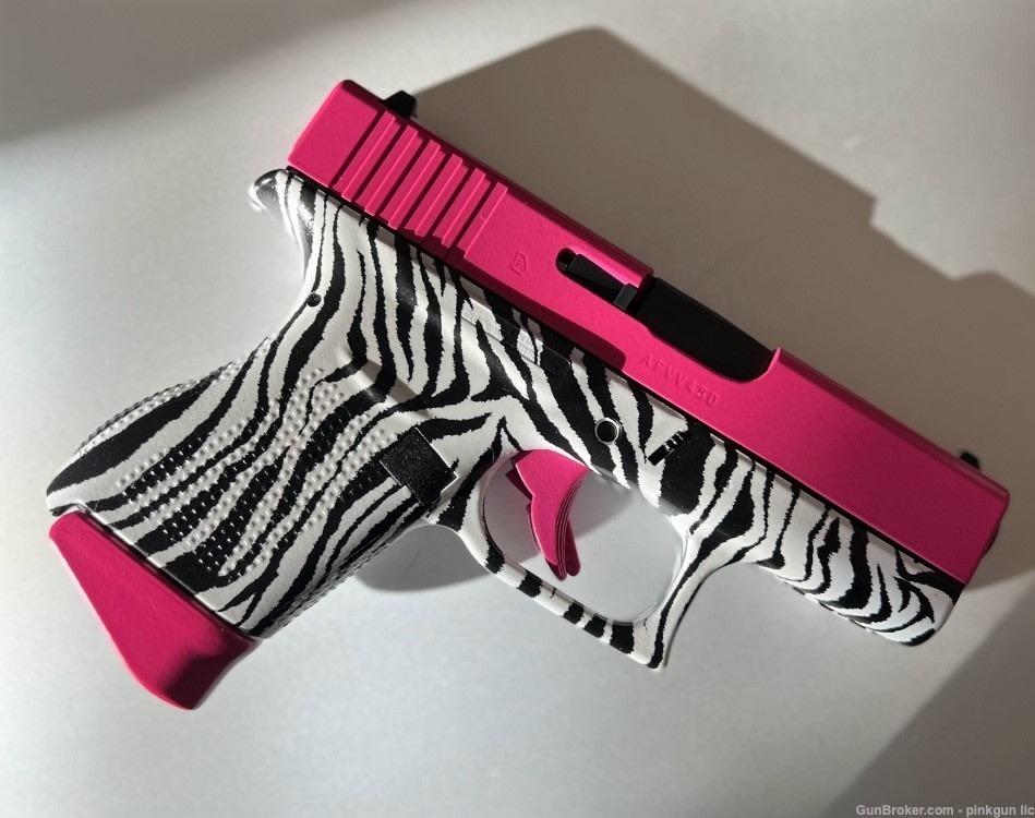 Customized Glock G43 9mm – Zebra Print Frame & Signature Pink Accents-img-0