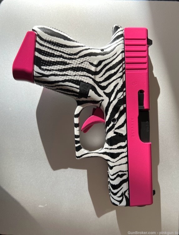 Customized Glock G43 9mm – Zebra Print Frame & Signature Pink Accents-img-2