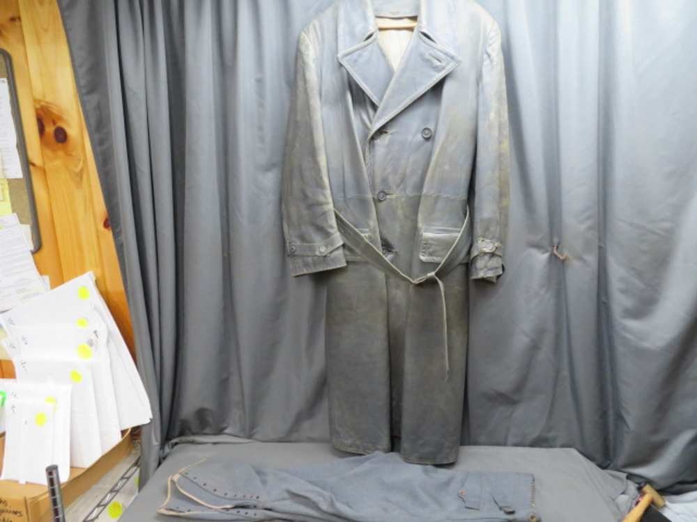 SET-WWII GERMAN KRIEGSMARINE NAVY LEATHER OVERCOAT & BREECHES-img-0