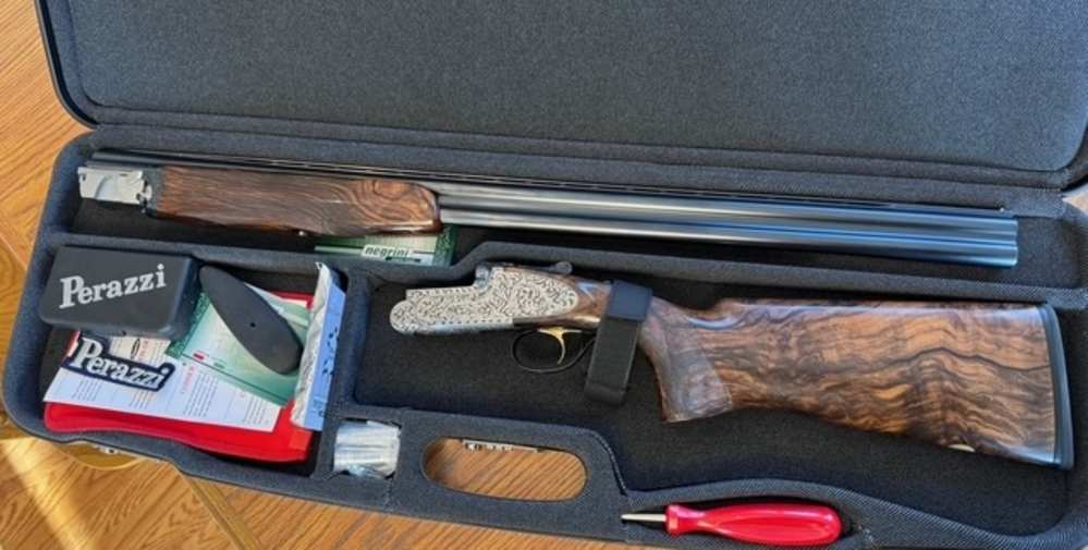 Perazzi MX8-20 SCO, Sideplate, 29 1/2", Chokes, With Papers And Case, 99% -img-0