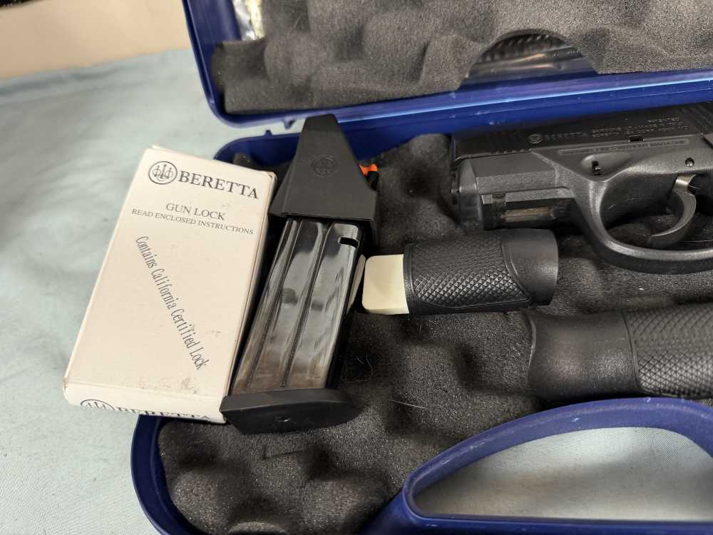 Beretta PX4 Storm 9mm Pistol + Extras! -img-2