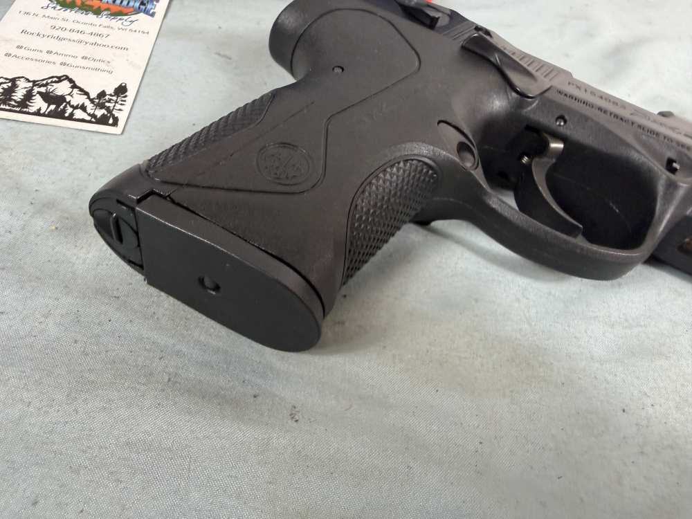 Beretta PX4 Storm 9mm Pistol + Extras! -img-5