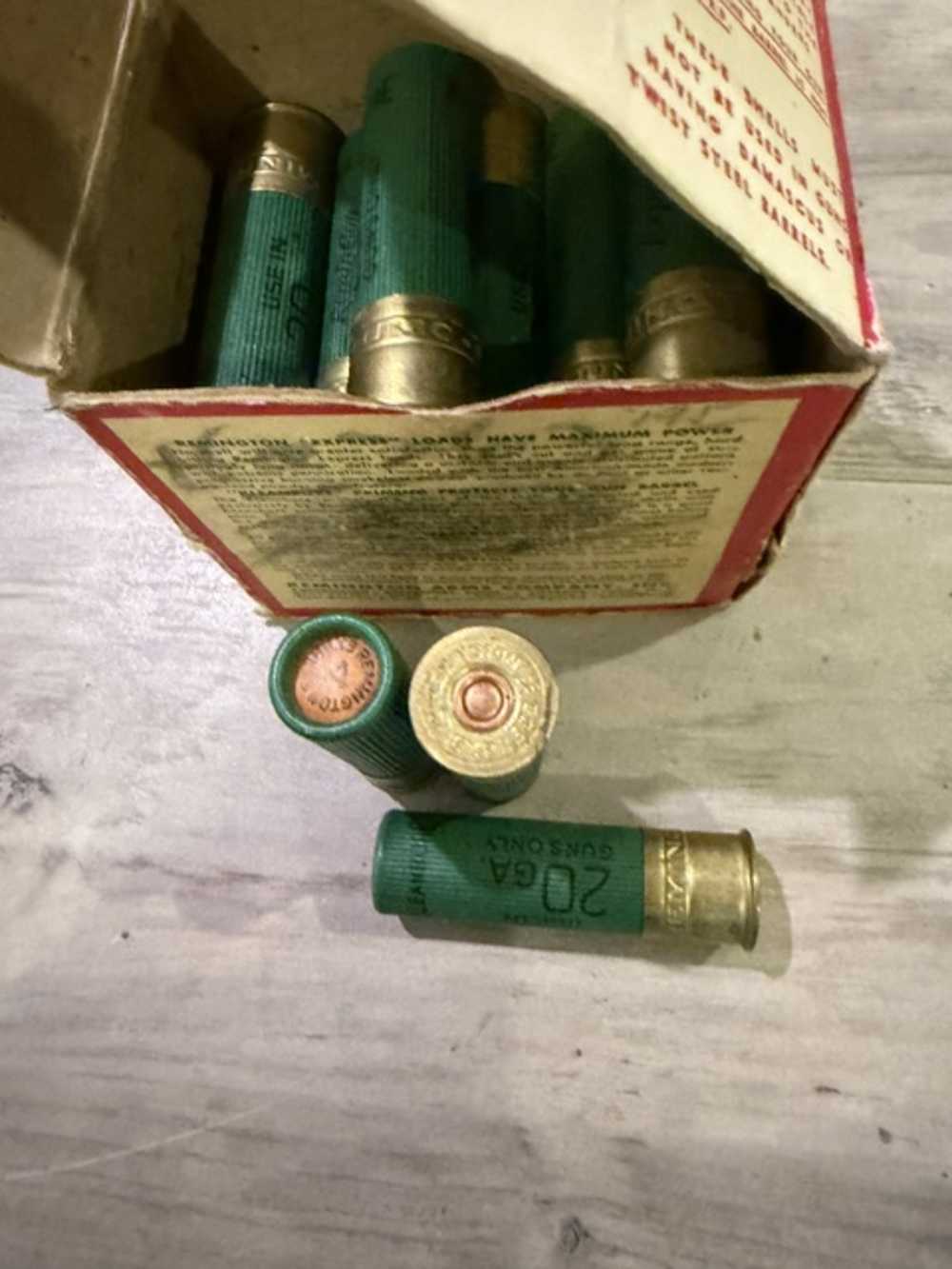 remington 20 gage shells full box 4 shot -img-1