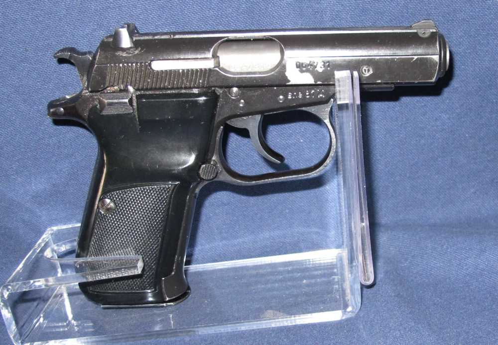 CZ-82-img-0