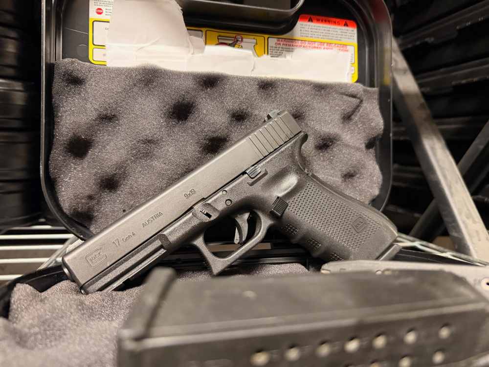GLOCK G17 GEN4 POLICE TRADE-INS BLACK TENIFER (3) MAGS 4.49" BBL 9MM-img-0